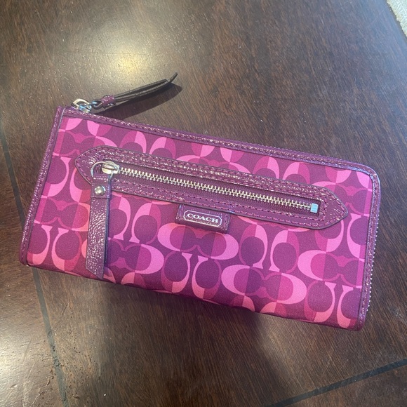 Coach Handbags - Coach Wallet